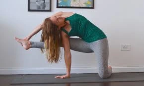 Ardha Visvamitrasana